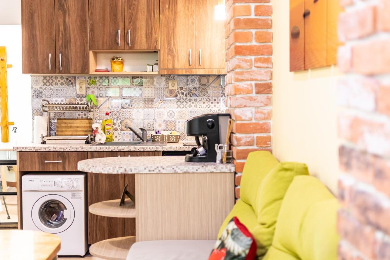 Barcelona Colorful Central Studio W Green Backyard Sofia Exteriör bild